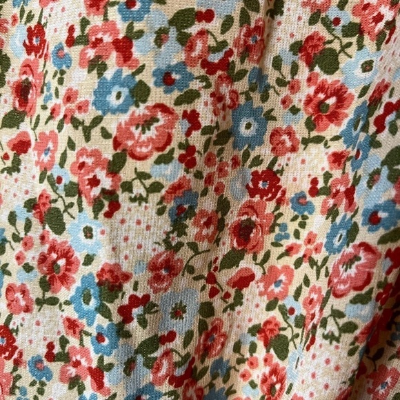 SHEIN Curve Floral Tie Front Plus Size Blouse - Picture 4 of 7